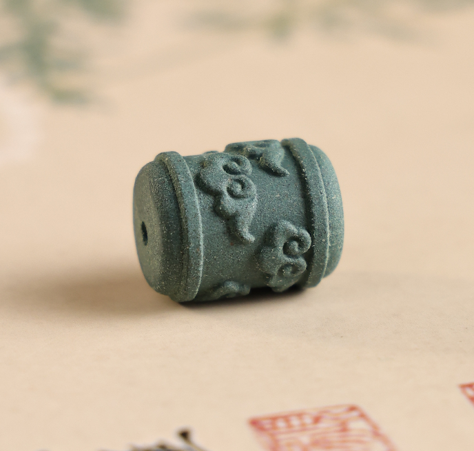 天珠祥云中号 1.3*1.3*1.8cm双面